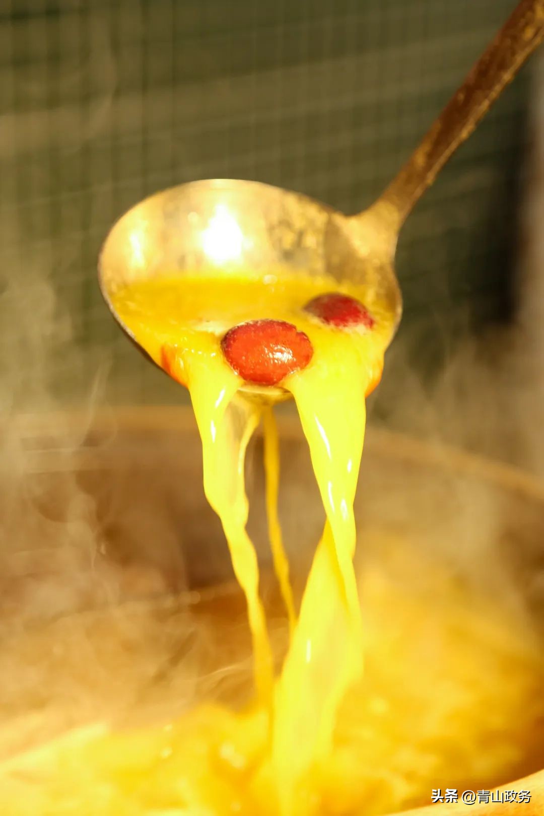 打卡恩施街｜在小马驹港式打边炉，组一个“朋克养生”局