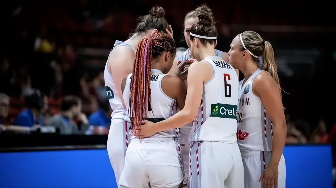 击败日本队中国女篮重返亚洲之巅,中国女篮关键时候还是靠三巨头