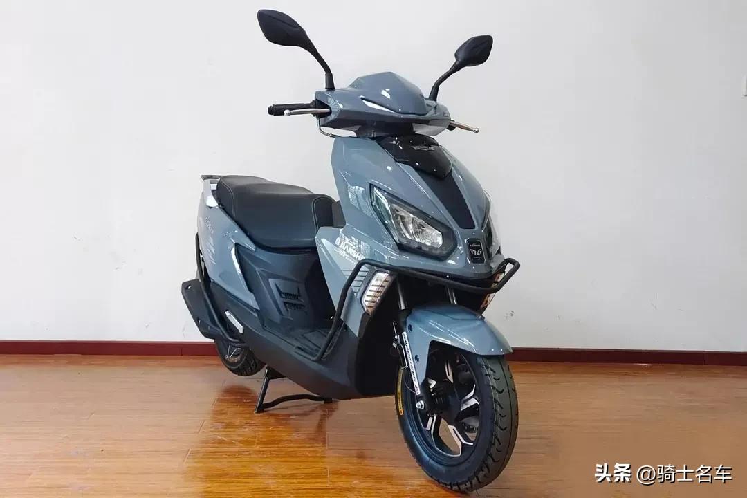 建设UFR全新踏板车，时尚、动感、售价为7680元