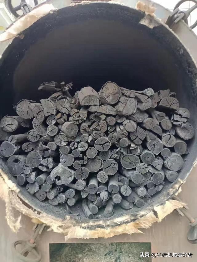 废旧木材加工成木炭怎么处理好,木材加工厂废料做木炭变废为宝