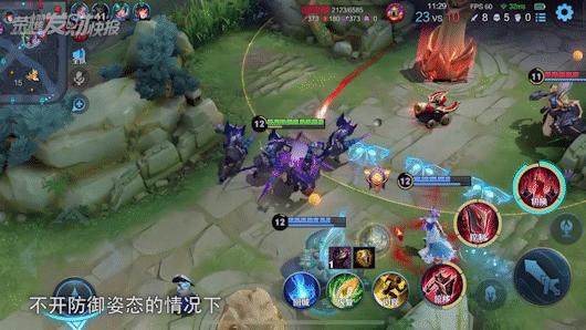 坦克一刀暴击3000+，顶着4个敌人反杀，版本隐藏答案