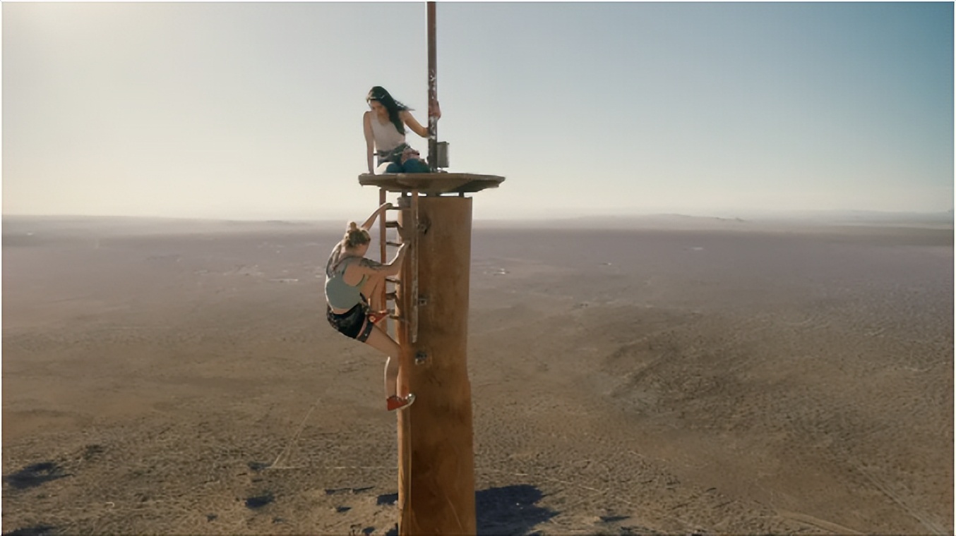 《坠落》：从垂直极限到恐惧的总和｜荔枝影评