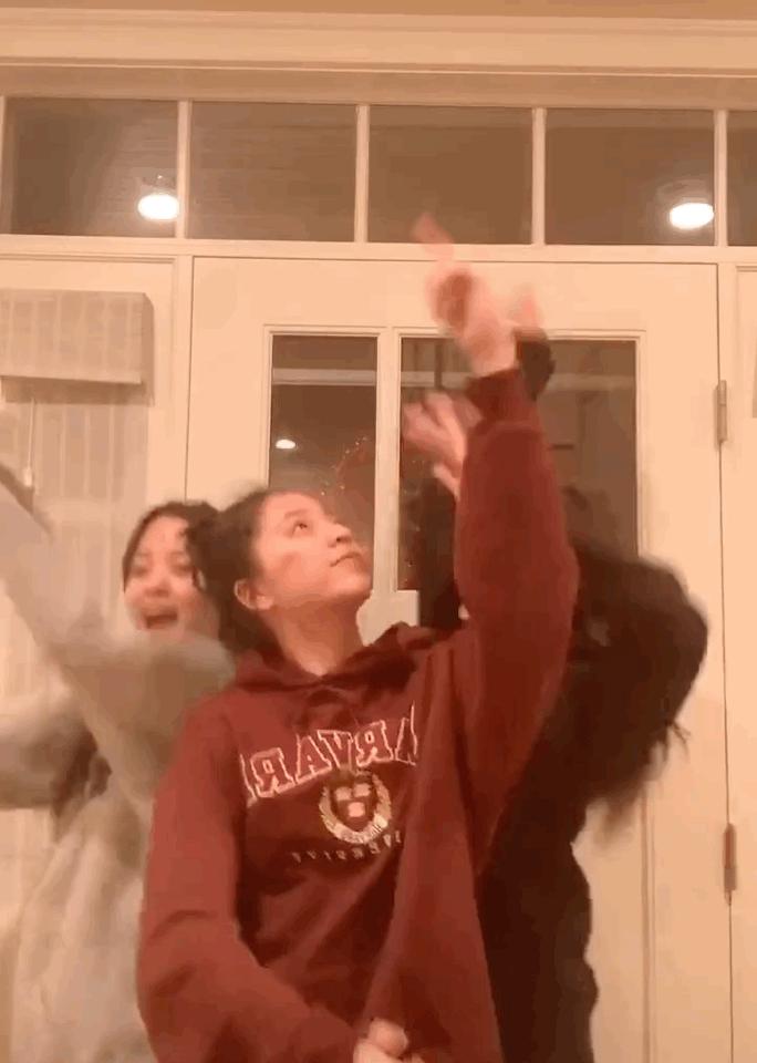 娱乐圈隐藏太深的十对亲姐妹,共闯娱乐圈的15对明星亲姐妹