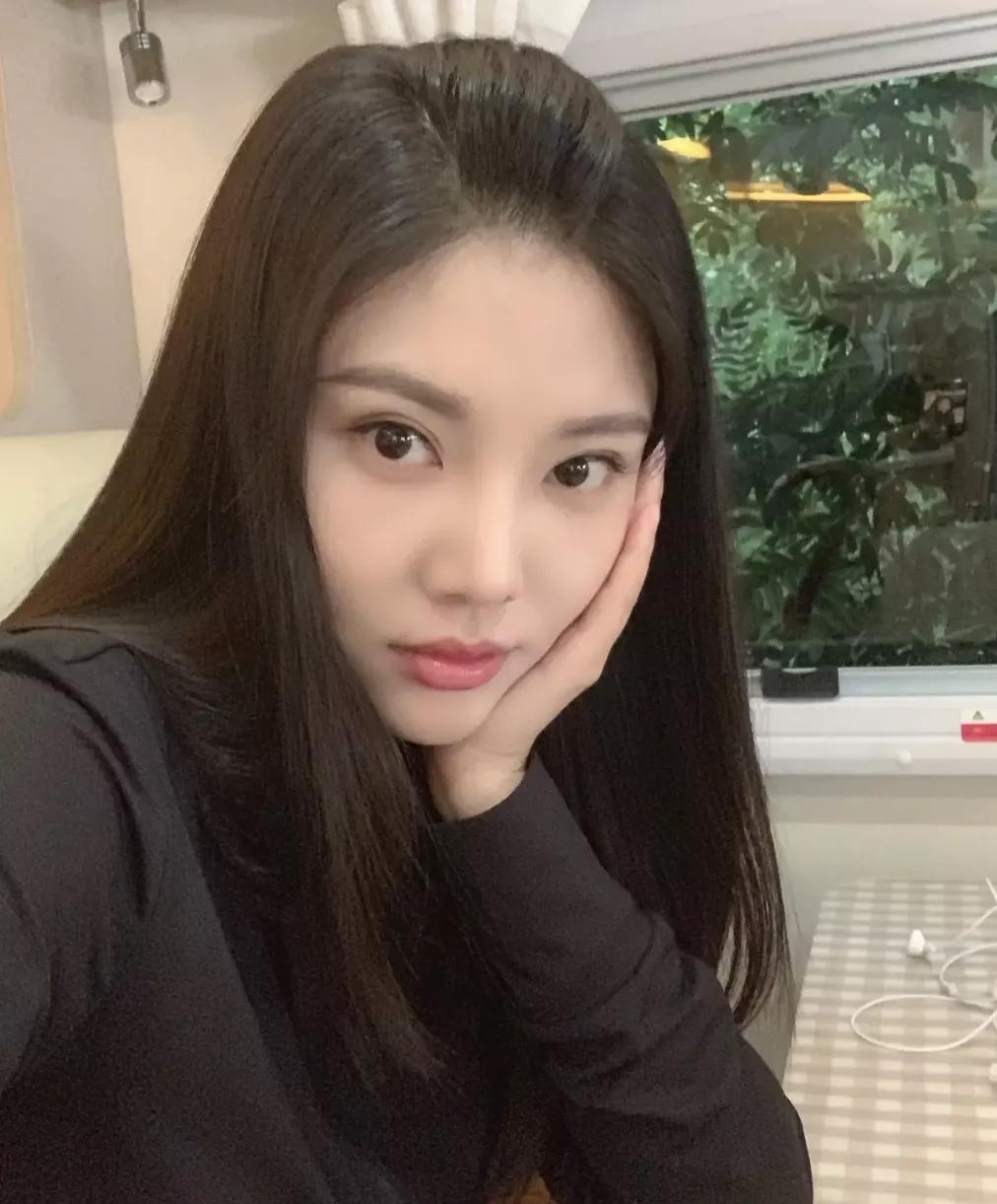 徐冬冬惊艳美照时装秀,徐冬冬绝美反差变装