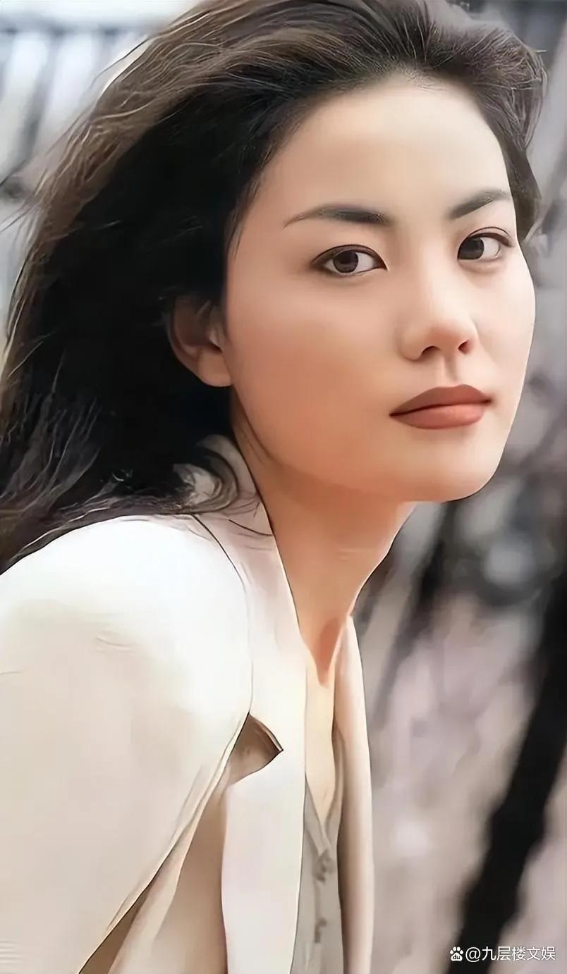 王菲和谢霆锋谈恋爱时候的年龄,王菲几岁与谢霆锋在一起