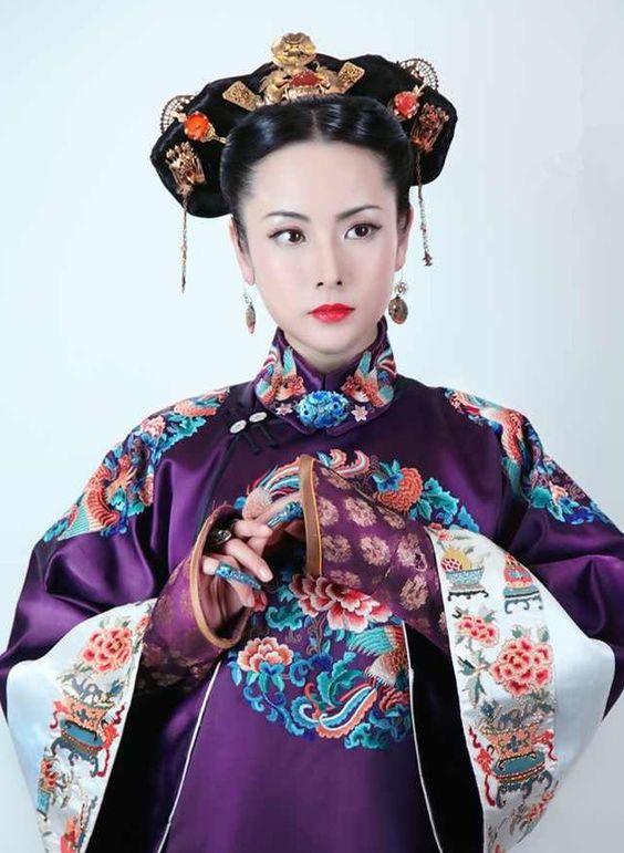 杨明娜年轻时的古装照片,杨明娜聊斋蛇妖