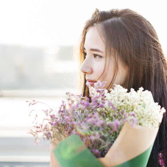 如何应对异性朋友的追求暗示,面对追求者怎么谈条件