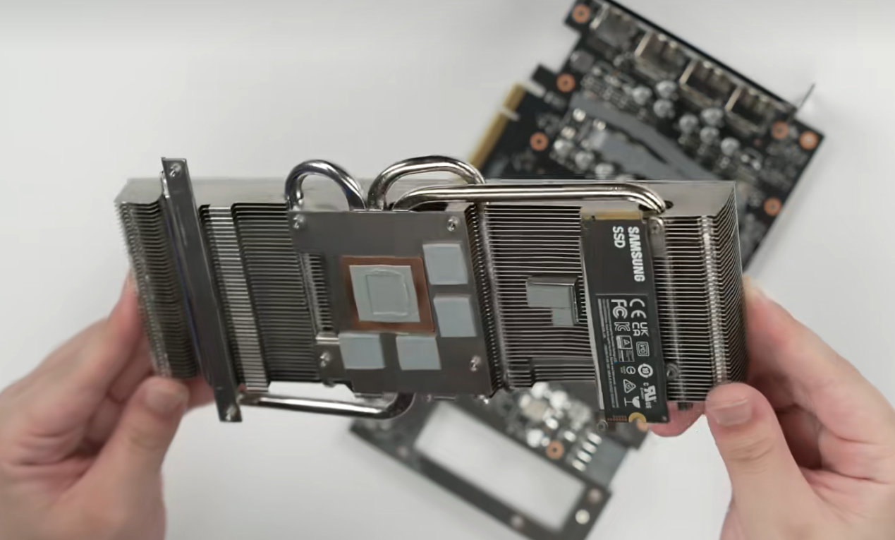 硬盘装在显卡上有什么用,硬盘能加装显卡吗