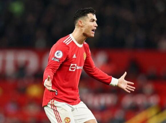 曼联1-1米兰揪出水货中卫,曼联1-0挖出中场新核