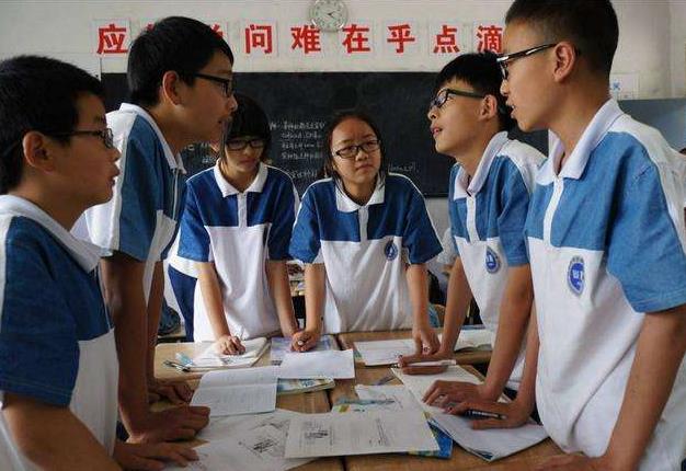 深圳校服对比福建校服,中国校服最出名的几种校服