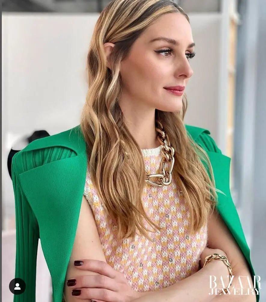 夏天担心藏不住“蝴蝶袖”？集齐明星博主教你“手镯转移*法大**”