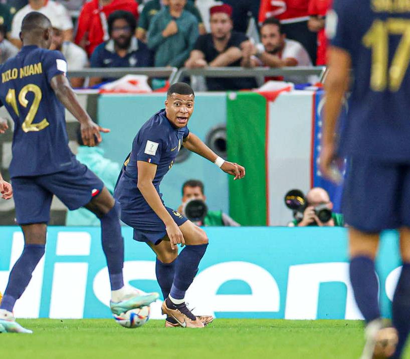 姆巴佩首个世界杯决赛帽子戏法,姆巴佩8球加冕金靴