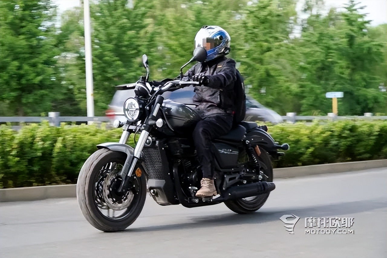 赛科龙ra401和豪爵tr300对比,金吉拉450跟赛科龙ra401哪个好