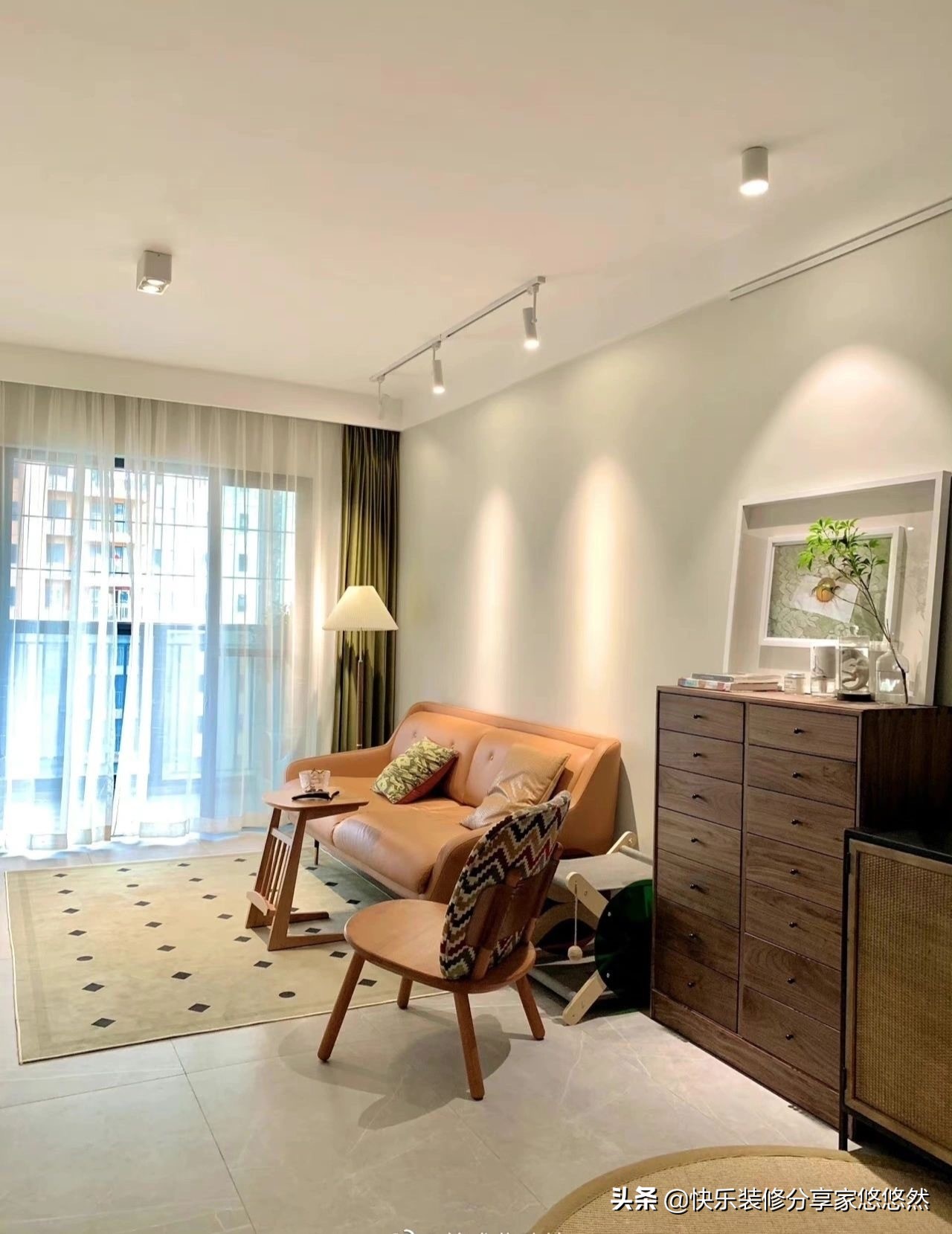 橄榄绿沙发客厅北欧风格颜色搭配,橄榄绿简约风