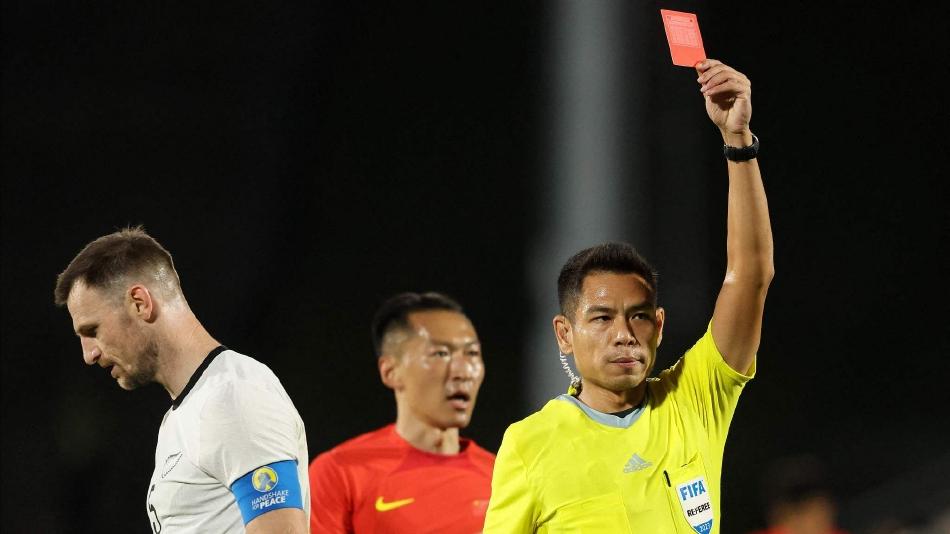 国足0:0新西兰武磊,中国男足1比3不敌越南武磊