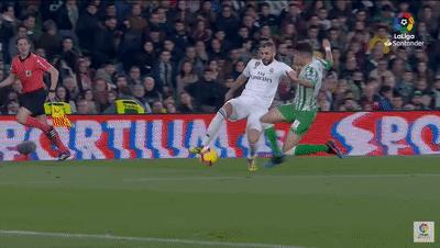 本泽马的右手金色绷带,本泽马绷带打手腕