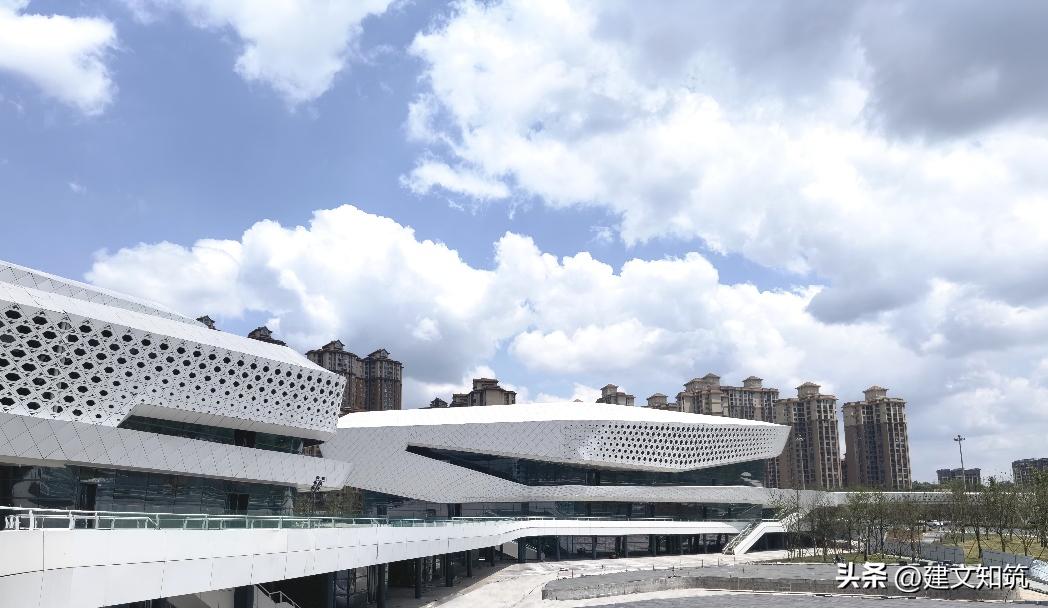 重庆龙兴体育场足球场,成都龙兴足球场