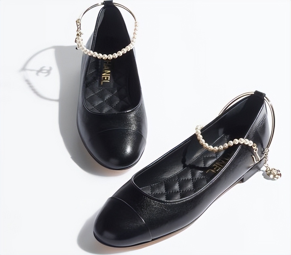 blackpinkjennie靴子,blackpink演唱会彩排jennie黑色鞋子