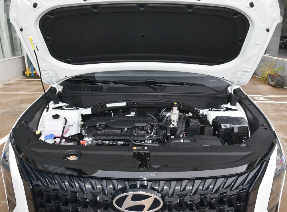 现代全新胜达开到150码,二手胜达和ix35哪个合适