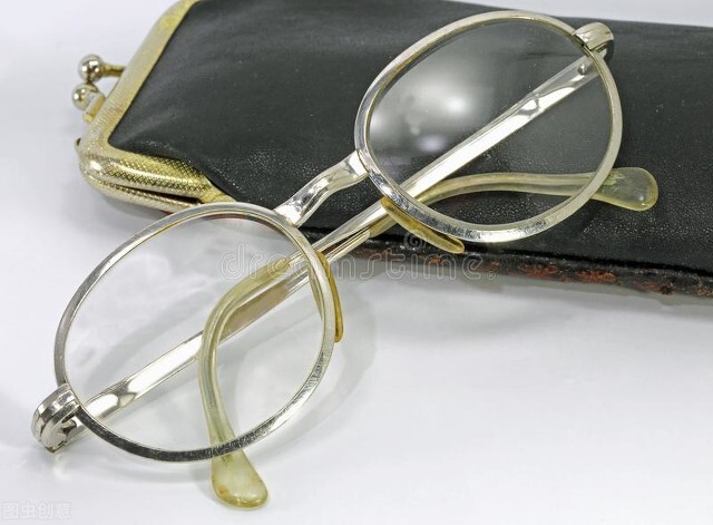 小学近视600度还有救吗,小学就近视1000度怎么办