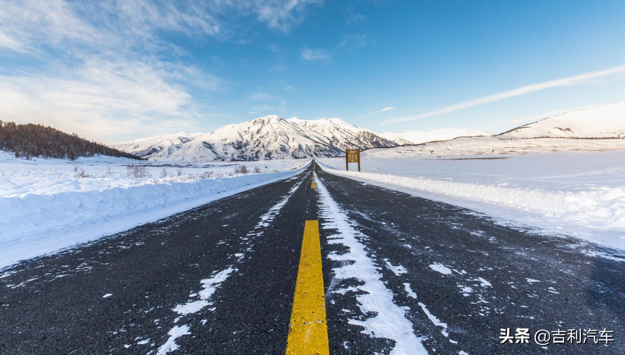 冬天车里玻璃结冰是怎么回事,下雪后汽车冬天玻璃结冰怎么处理