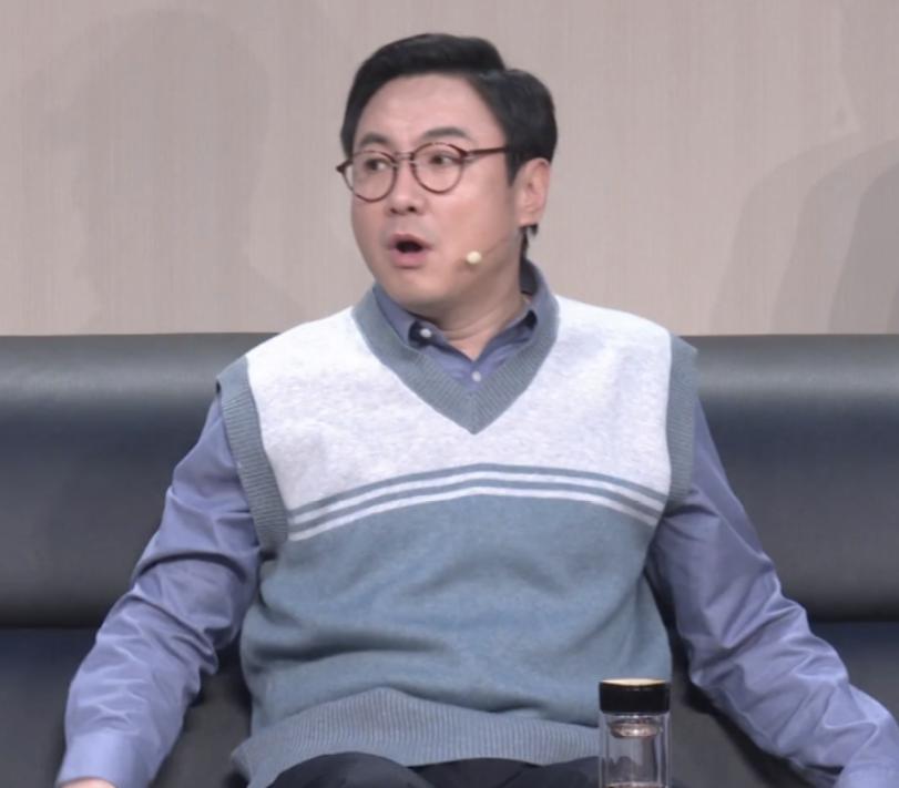 沈腾春晚衣服爆款,2022年春晚沈腾穿的衣服多少钱