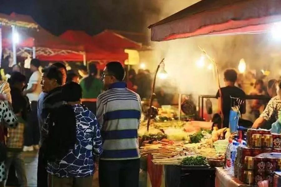 吃烧烤人生百味自己体会,烧烤带来的人间烟火气