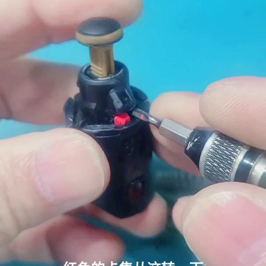 自己动手修标致308刹车开关,标致308更换后刹车片怎么复位