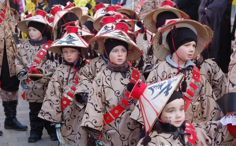 欧洲最奇葩小镇,欧洲小镇中国人