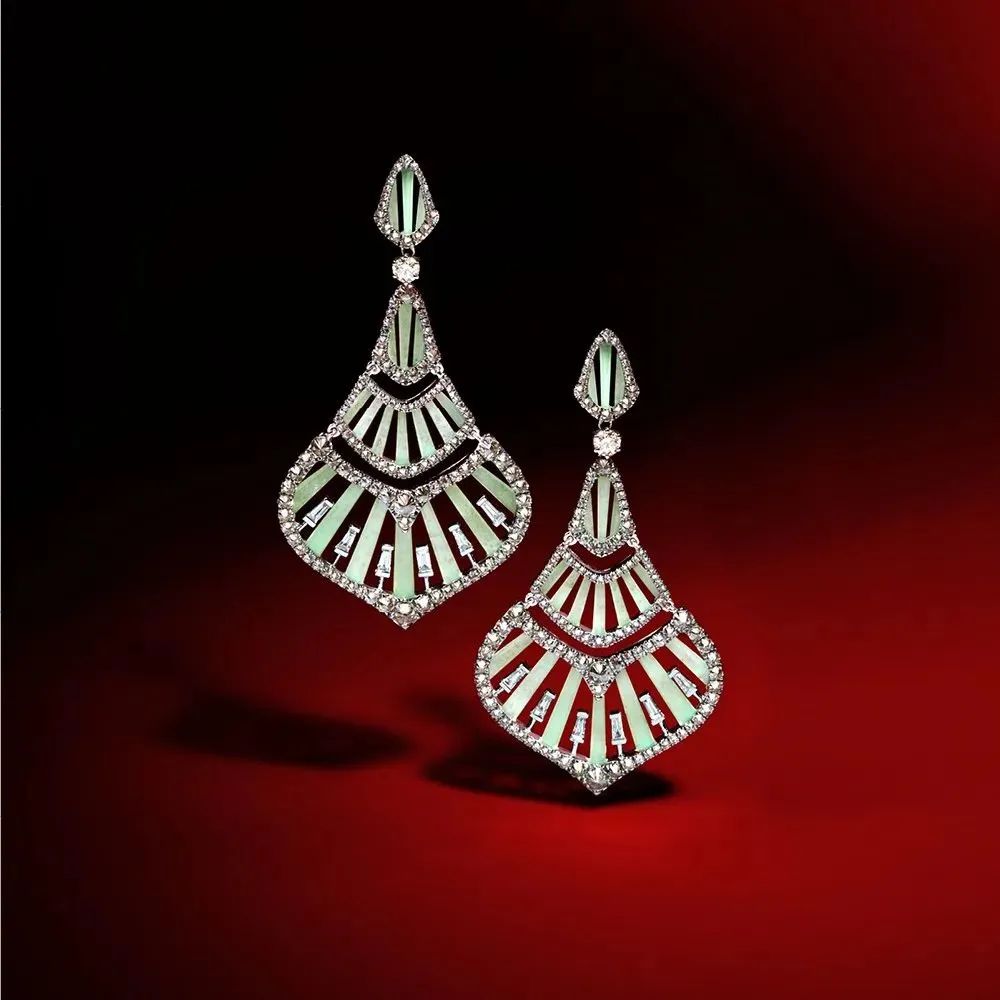 谭松韵关晓彤金鹰节,关晓彤谭松韵红毯走秀