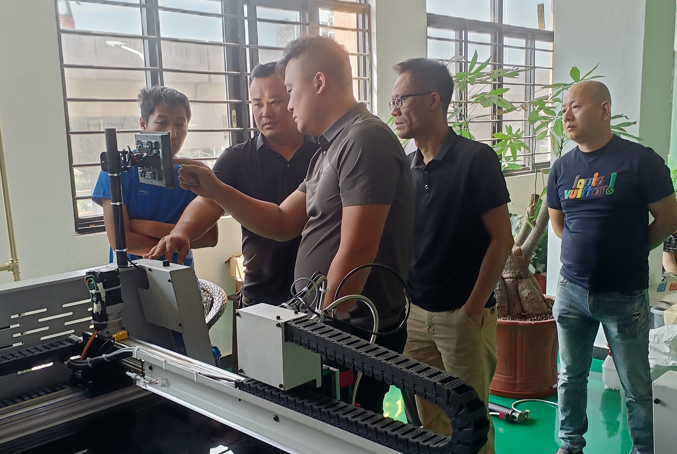 海外商家赴汕头考察“佐马自动化”