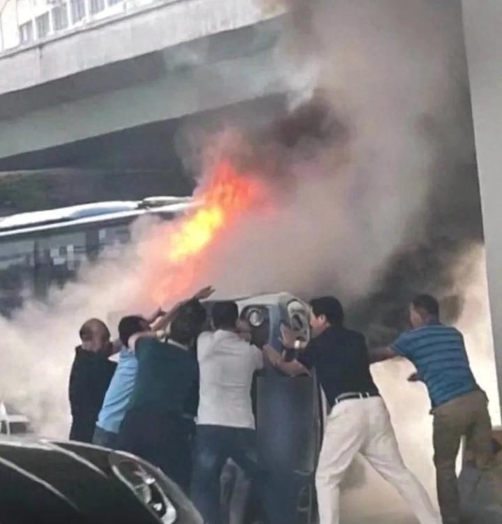 汽车碰撞出租车事故,广州宝马与出租车相撞后续