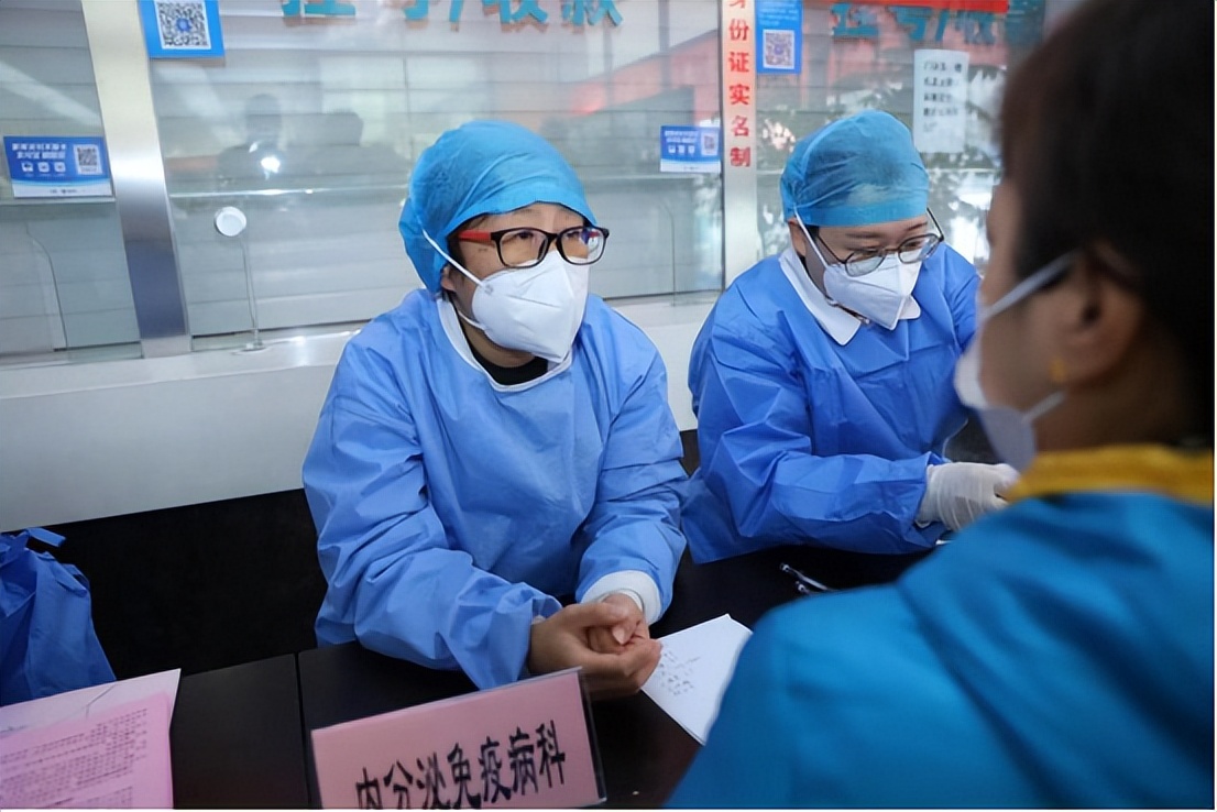 *安泰**市中心医院开展“世界胰腺癌日”科普义诊活动