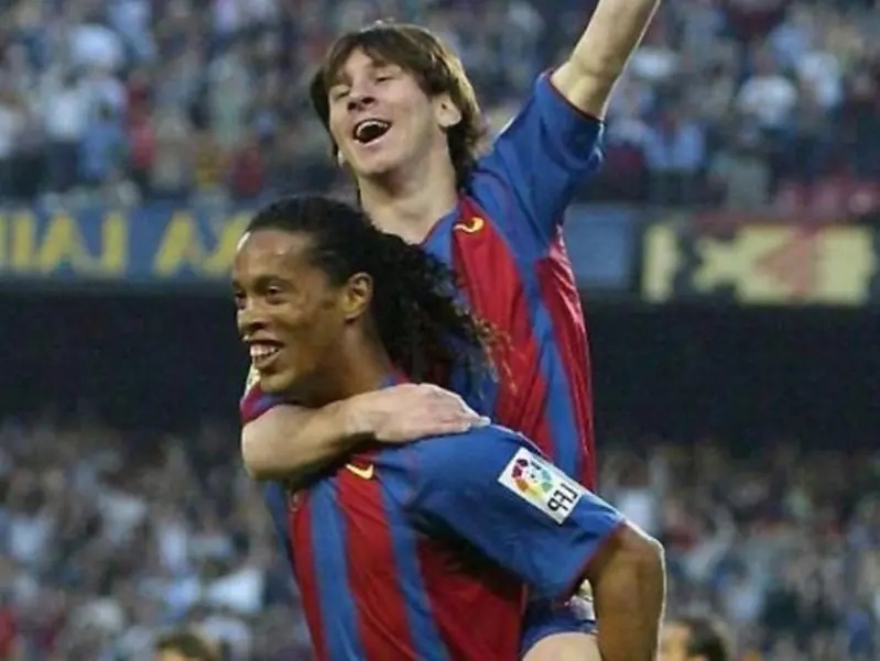 从侏儒症逆袭一代球王,从侏儒症到足球巨人