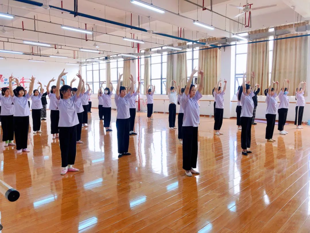 女生读技校哪个专业好,女生读什么专业较好