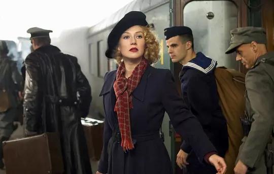 《*皮书黑**》中关于战争和道德的探究有着怎样的哲学意义？