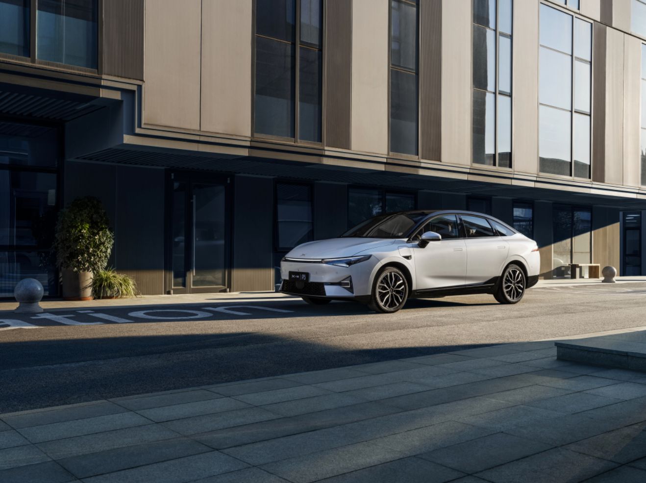 小鹏p5真的能跑600公里吗,小鹏p5对比零跑c11哪个好