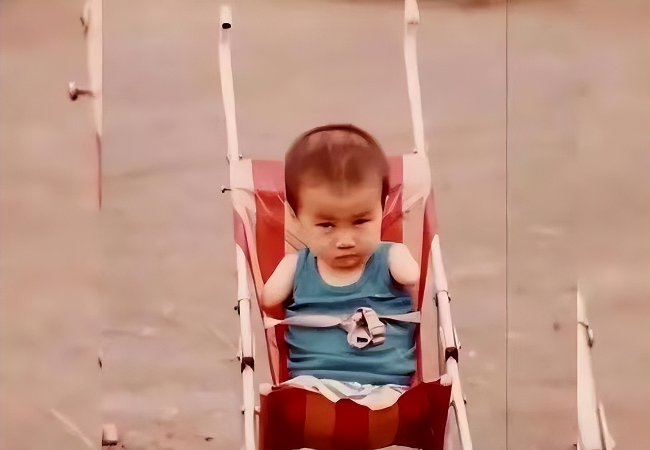 日本天生无手无腿的作家,日本一位无四肢的人