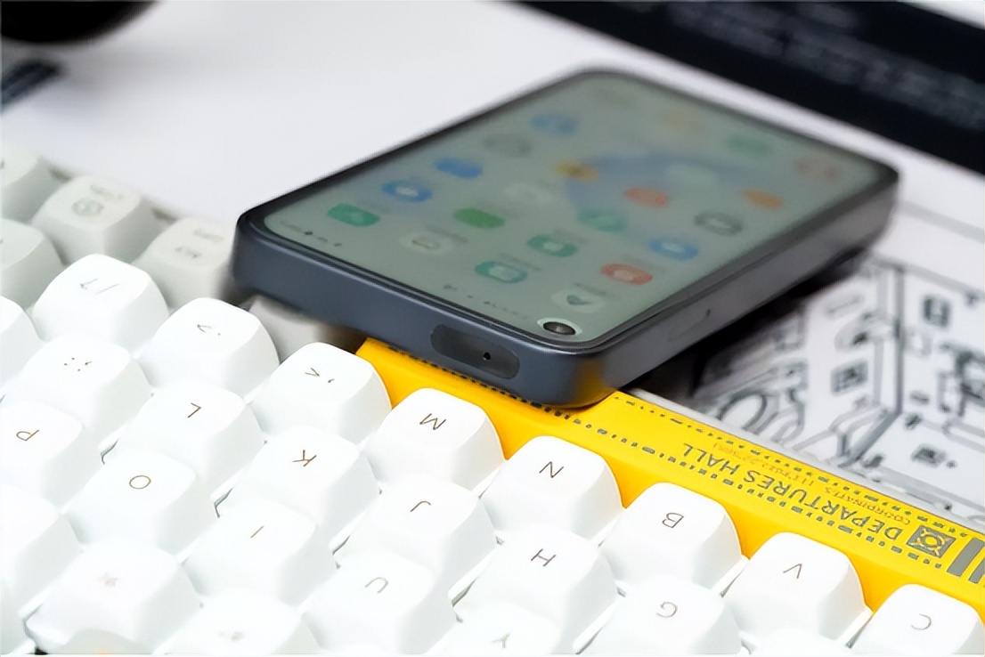 孩子爱玩手机怎么办？源头解决，防沉迷手机Qin3ultra评测分享