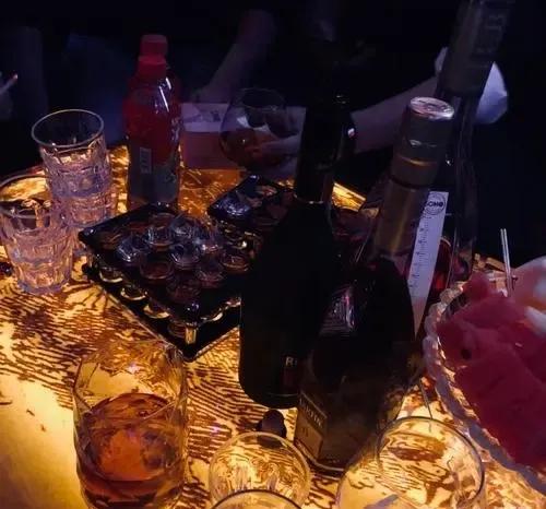 夜店狂欢很有意思吗,为什么大家想去成都