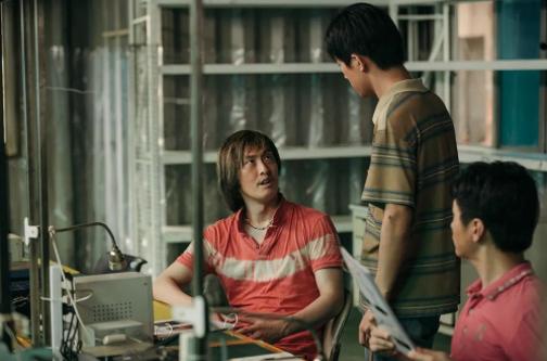 2毛钱的散烟，4块钱的面，天天在网吧过夜，这就是三和大神的生活