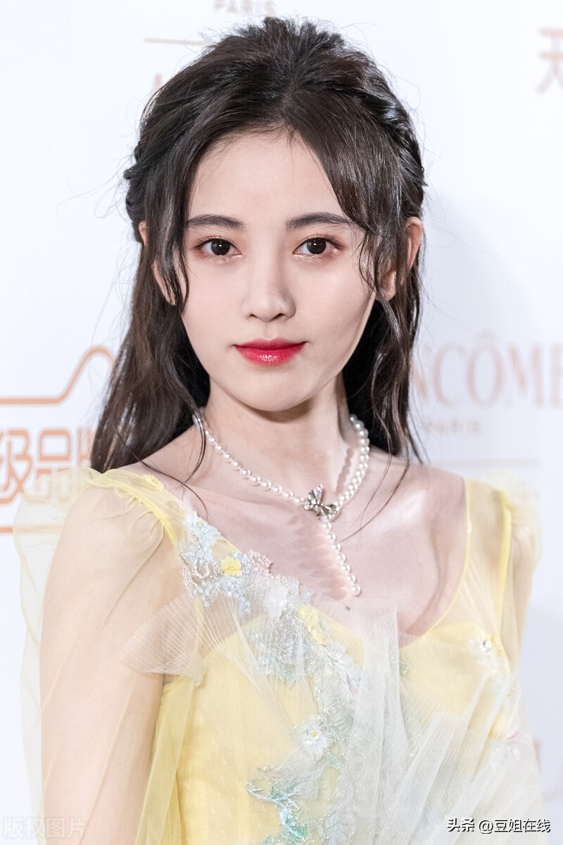 娱乐资讯早知道迪丽热巴鹿晗李兰迪王雷鞠婧祎刘学义贾玲罗云熙