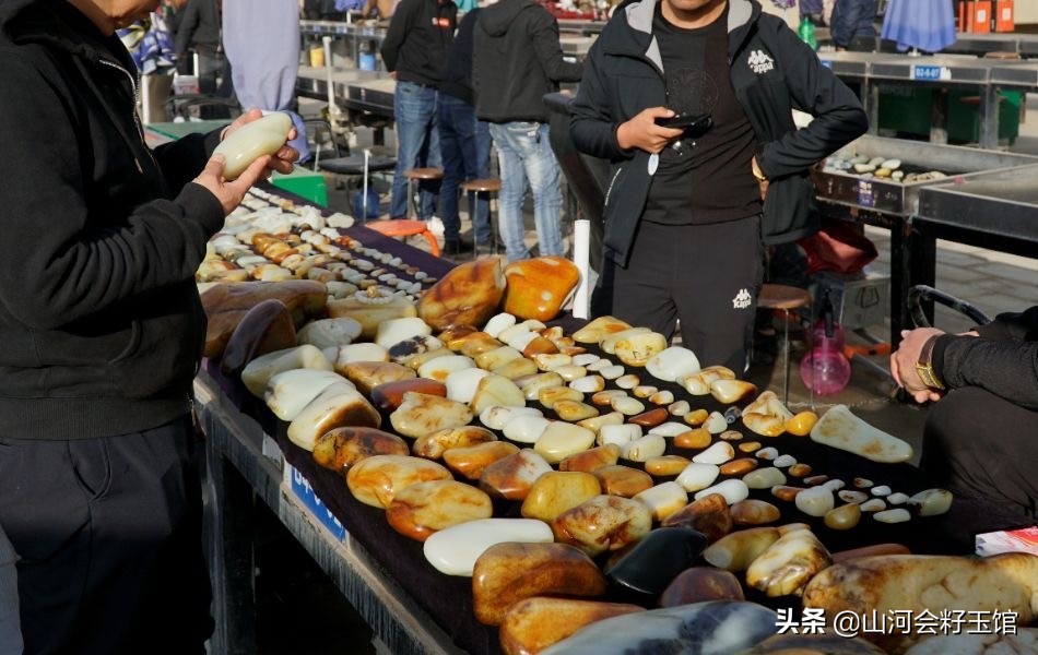 哪种玉石便宜不容易买到假货,地摊玉石为什么这么多假货