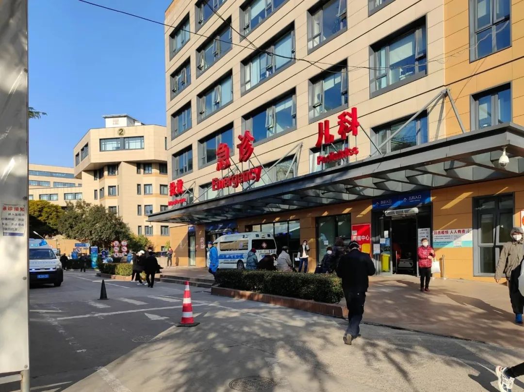 新冠咳黄痰到哪个阶段了 (新冠咳嗽什么程度需要就医)