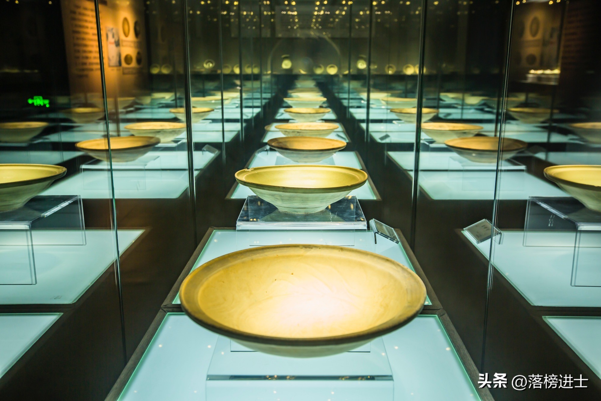 景德镇陶瓷博物馆藏品,景德镇中国陶瓷博物馆的镇馆之宝