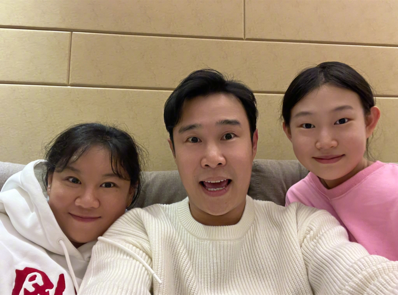 小沈阳15岁女儿近照样貌大变,小沈阳15岁女儿晒视频近照