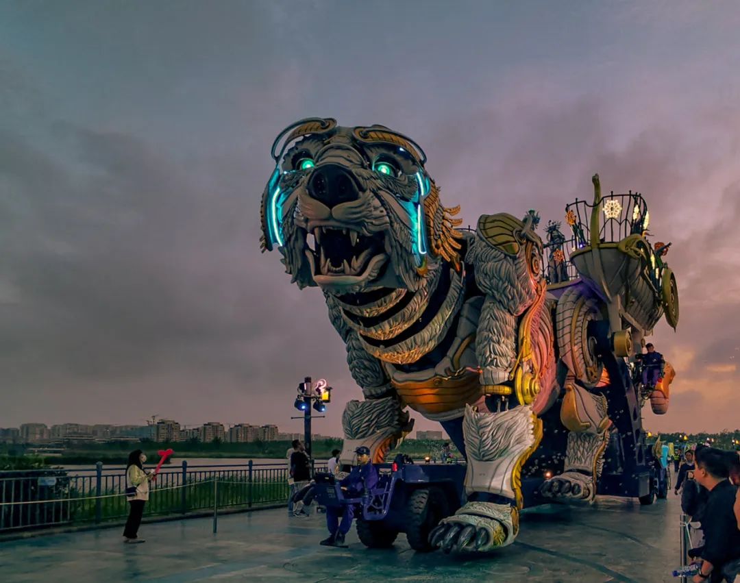 小布摄影团丨魔都夜生活的N种打开方式，快收藏起来→