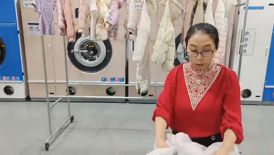 免搓洗洗衣服的方法,免洗白衣服清洗