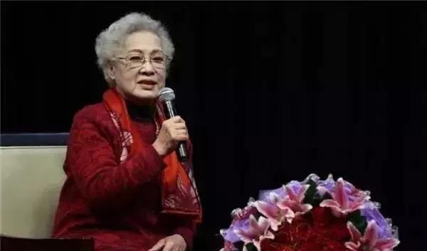 秦怡在病房过100岁生日健康秘籍,秦怡的长寿秘诀视频