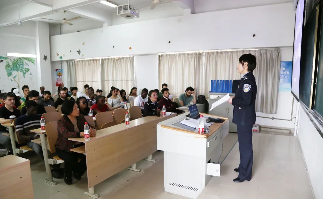 【外籍人才大走访临沂公安外事服务进高校】